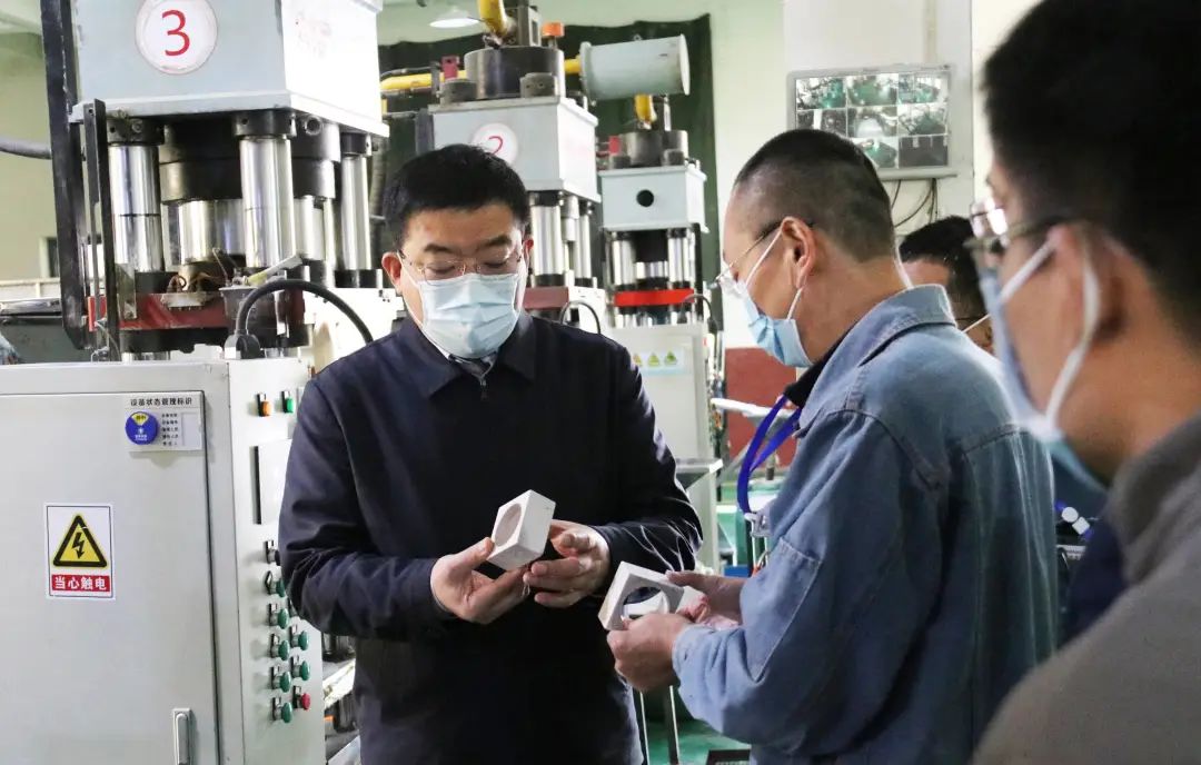 區委馬書記來公司檢查指導工作